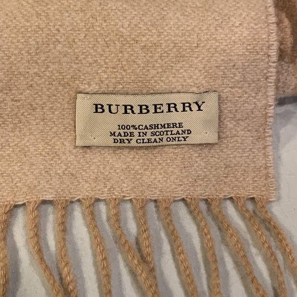 Burberry scarf - Picture 8 of 8